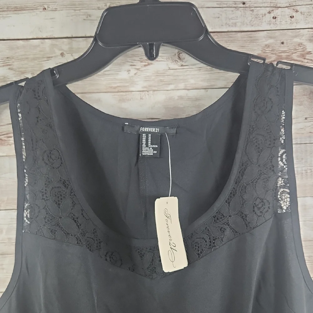 Forever 21, Women's Classic Black Top, Elastic Waist, Lace Upper, SZ M - Picture 2 of 5